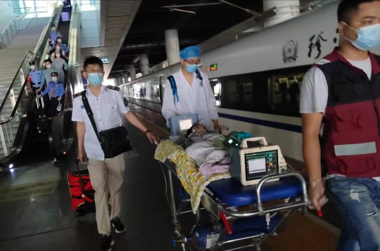 白山高铁转运公司